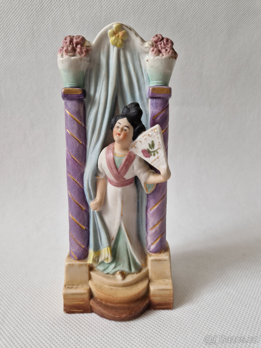 Starožitná porcelánová váza malovaný biskvit gejša Žacléř?