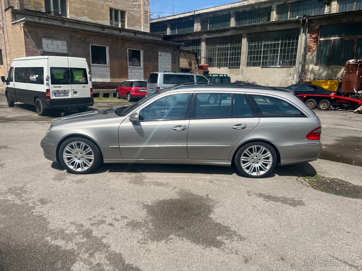 Mercedes-Benz E 320 CDI, rok 2009