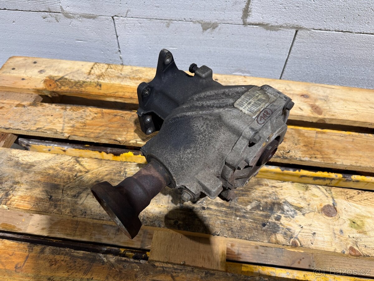 Úhlová převodovka Volvo XC90  30700016