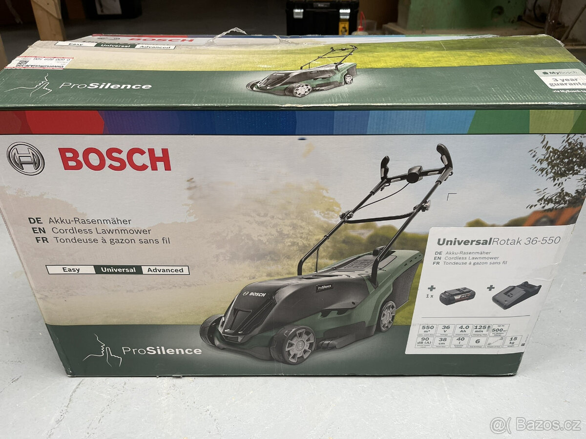 Akumulátorová sekačka na trávu Bosch UniversalRotak 36-550