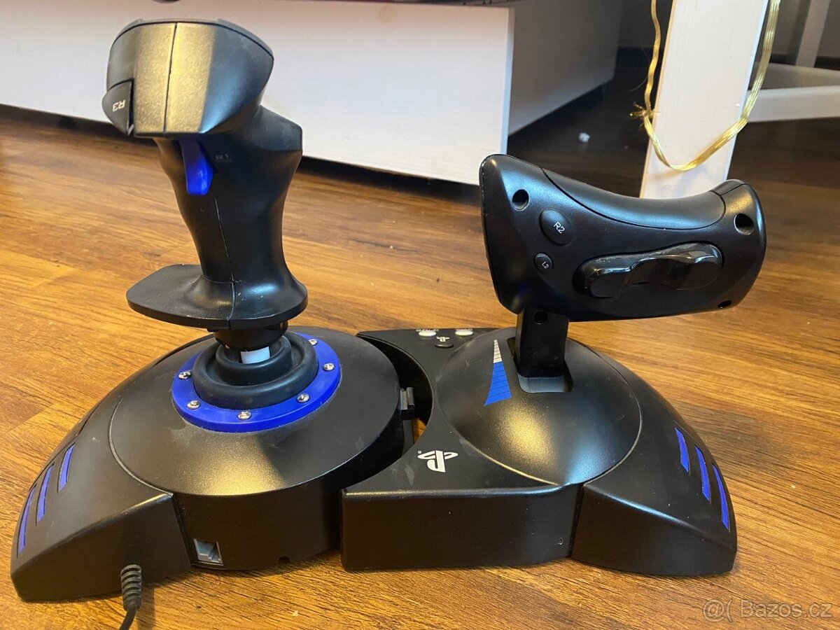 Prodám Thrustmaster joystick – Skvělý stav