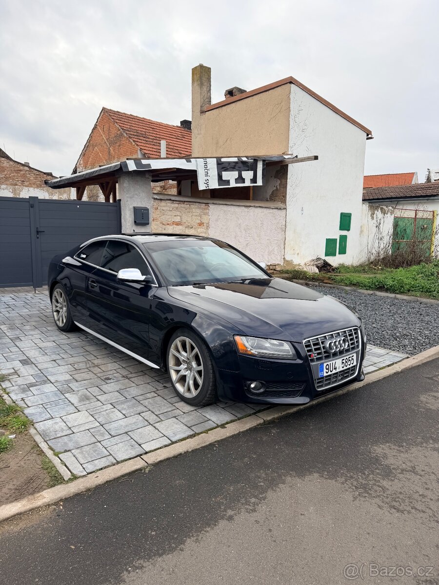 Audi S5 B8 4.2 V8