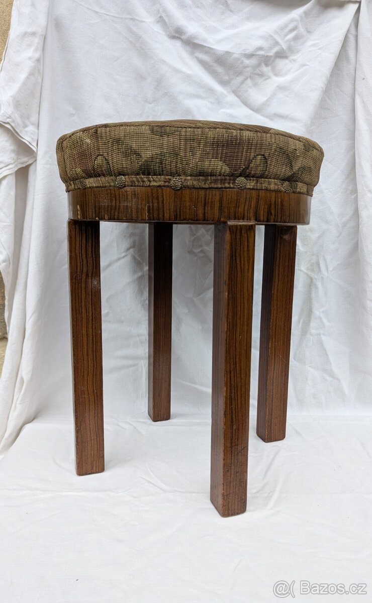 Krásny taburet, stolička 1 republika