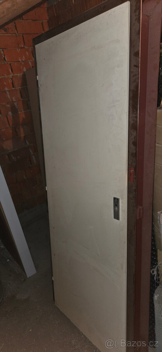 Dveře se skladacími zárubněmi