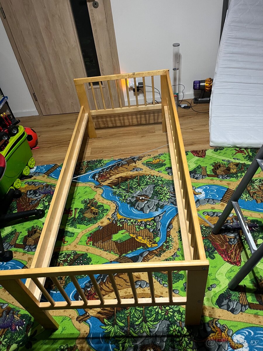 Děská postel s matrací