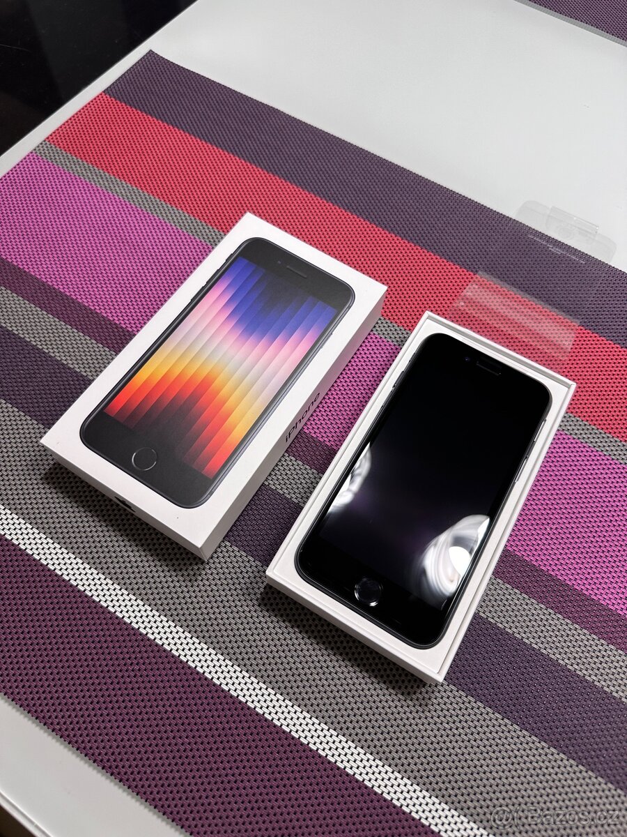Novy iPhone SE 2022 Midnight 64GB
