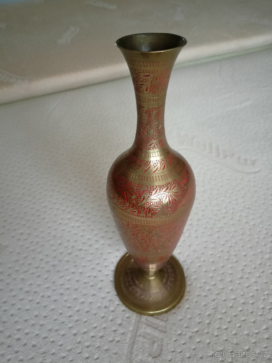 Prodám mosaznou vázu