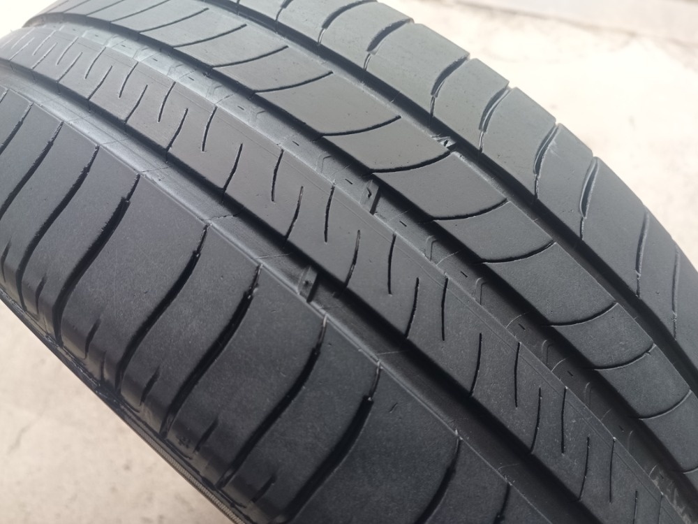 205/60 R16 MICHELIN (3918)