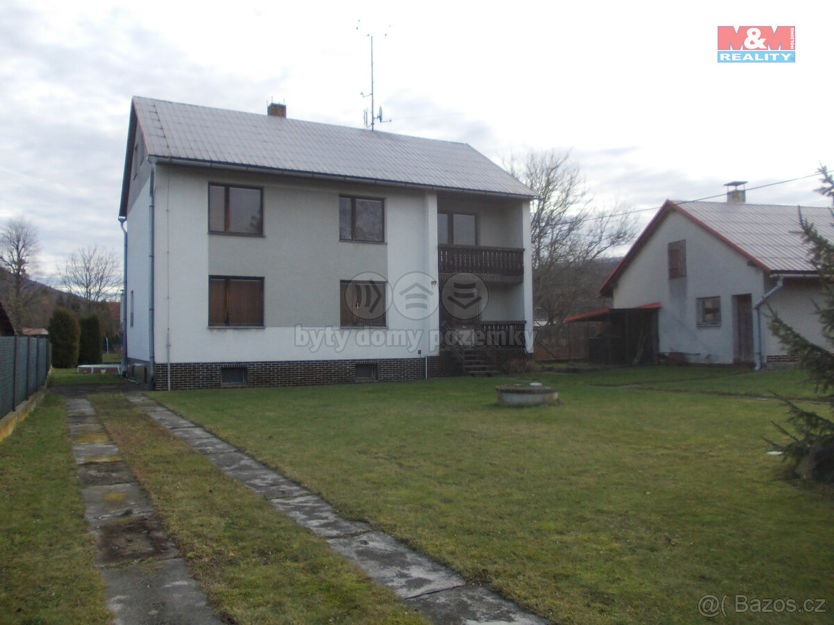 Prodej rodinného domu 6+1, 280 m², Ženklava