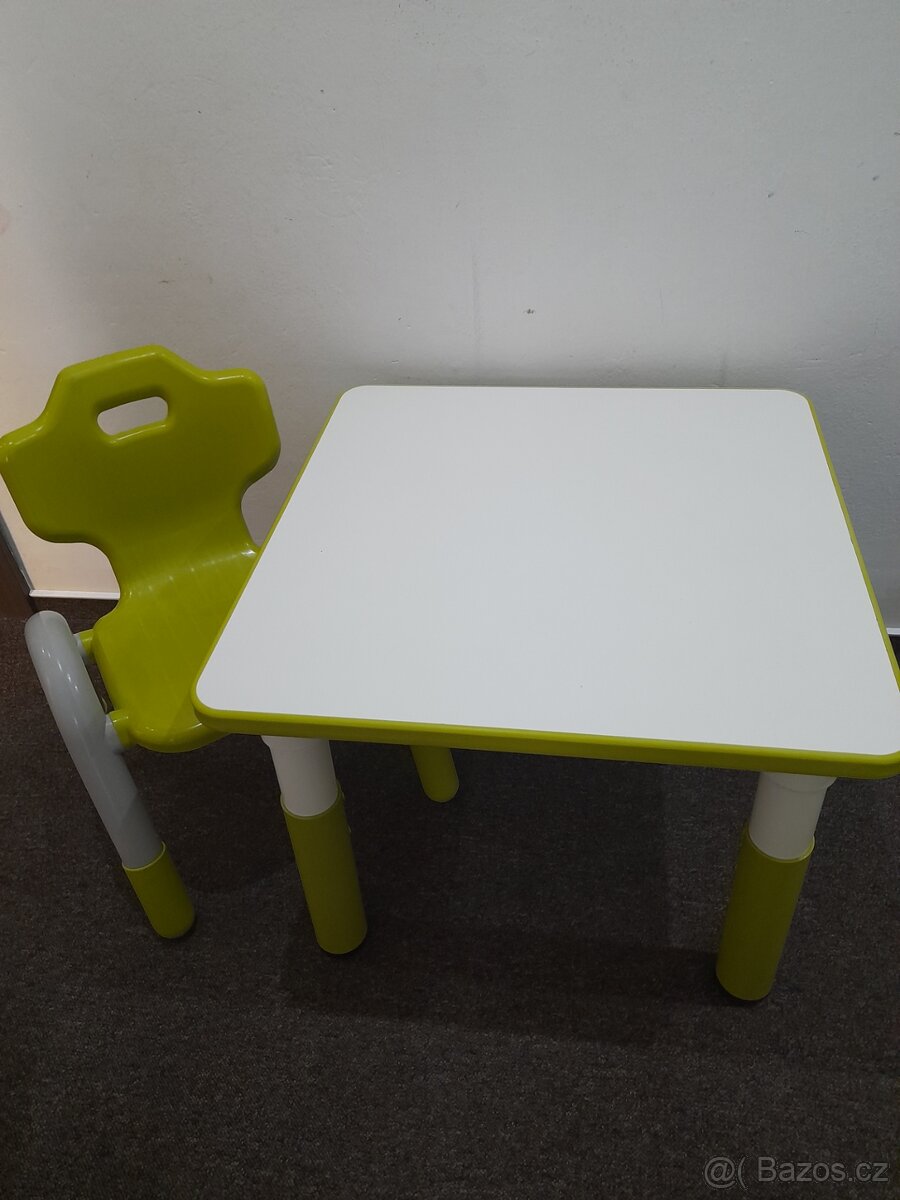 Dětský stůl a židle
