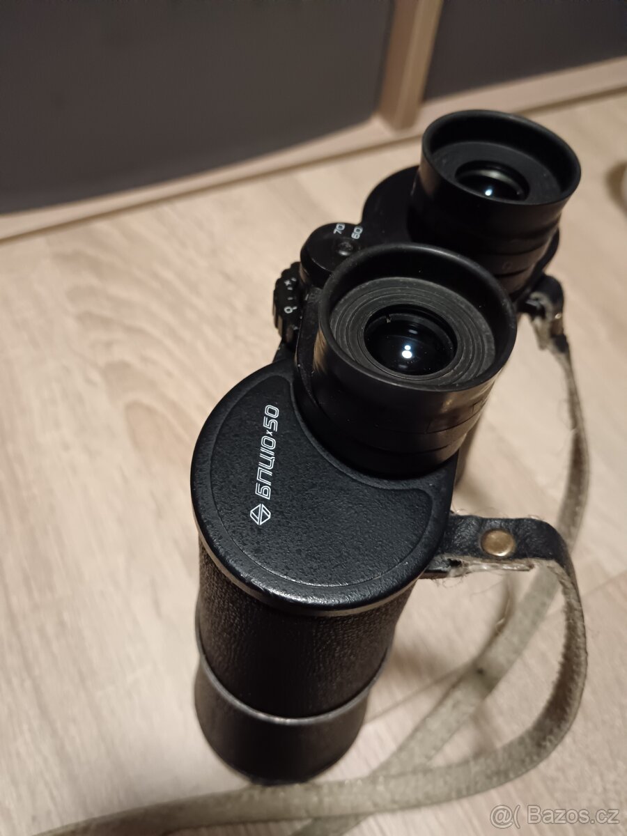 Sovětský dalekohled Tento 10x50 top stav