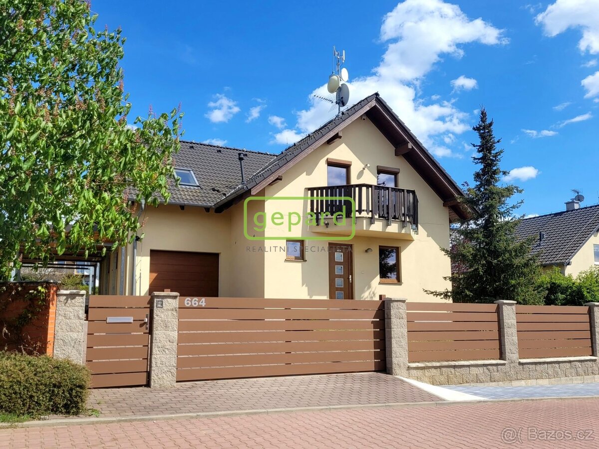 Samostatný nízkoenergetický rodinný dům 5+kk v obci Dolní Ji