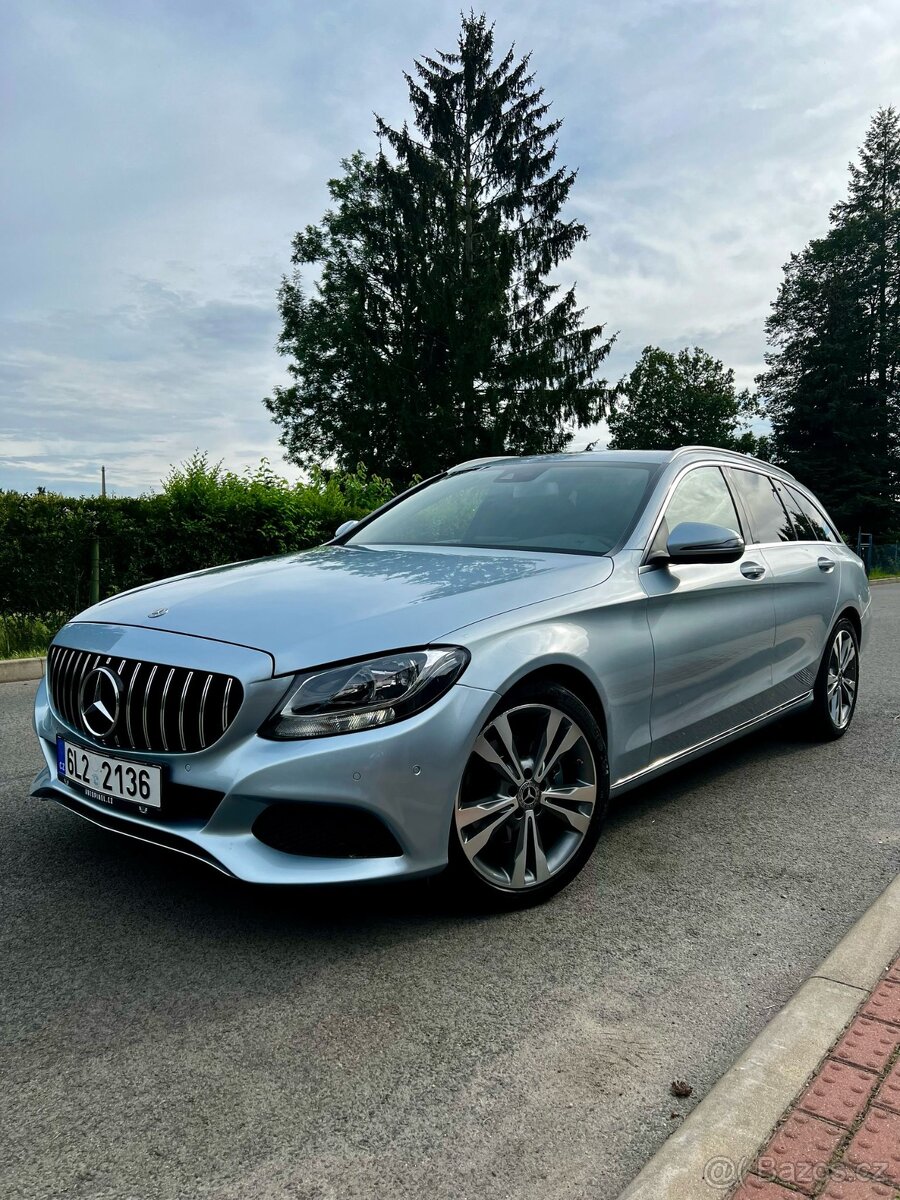 Mercedes Benz W205 C220 první majitel