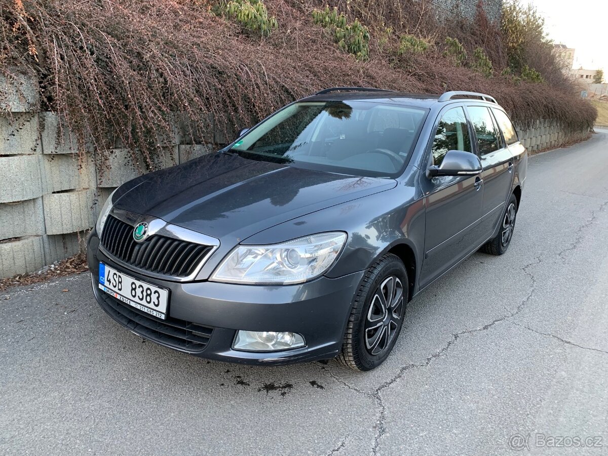 Škoda Octavia combi 1.6 TDi koupeno nové v ČR