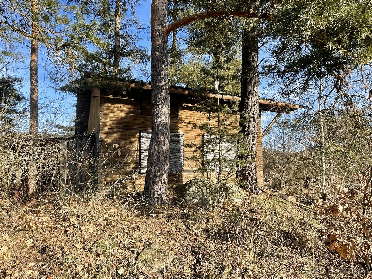 Prodej trampské chatky s pozemkem 220 m2 Šumava