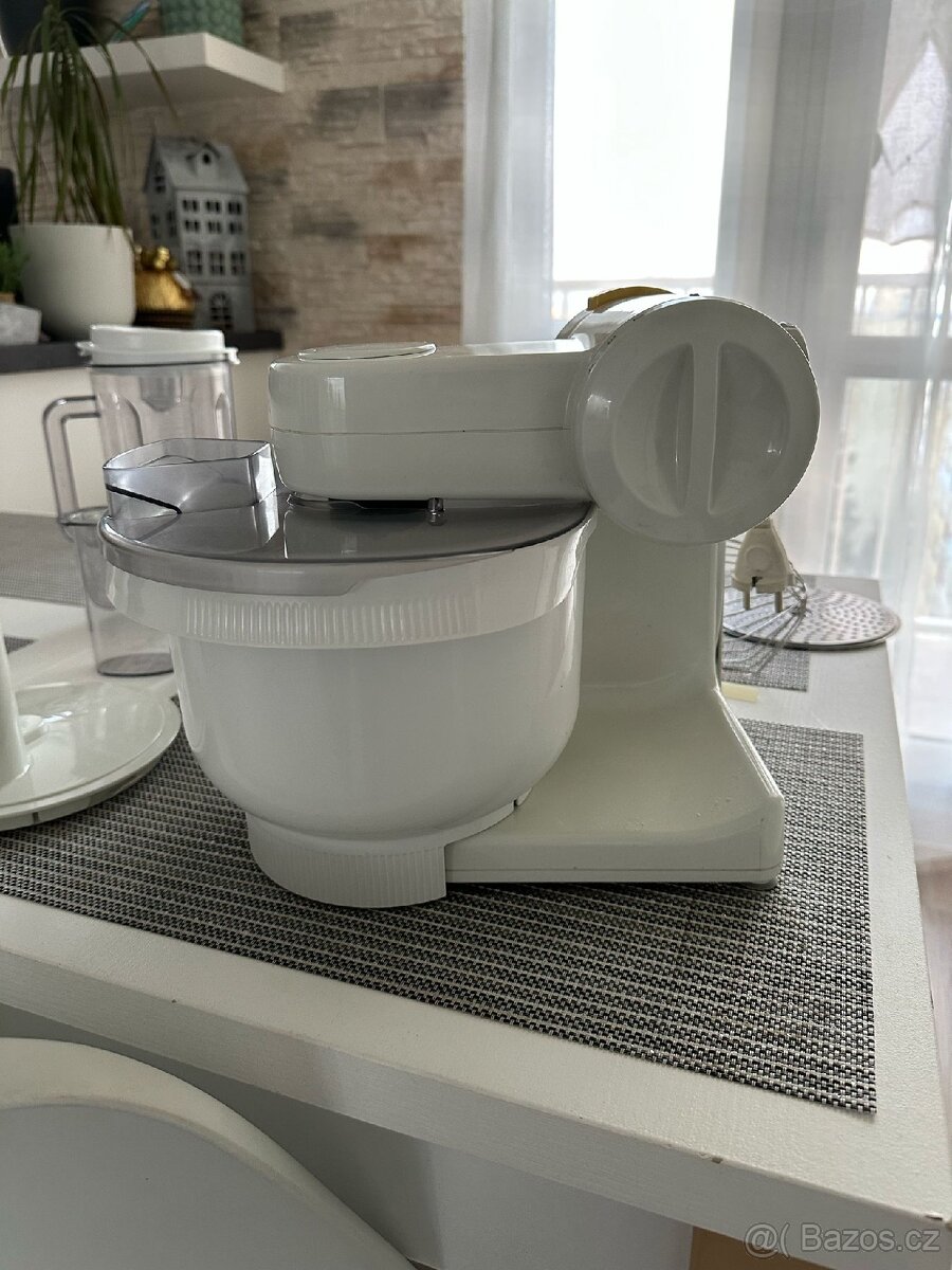 Kuchynsky robot BOSCH MUM s prislusenstvim