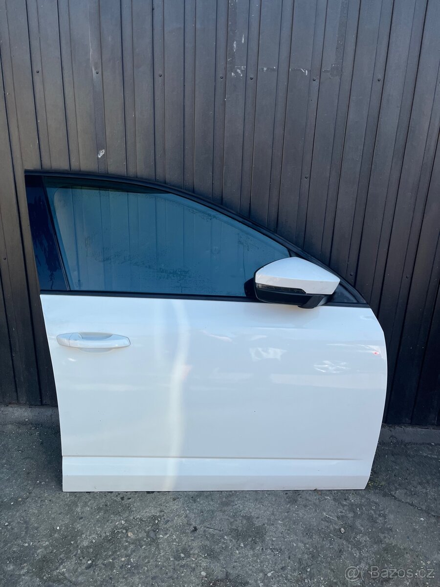 Predni prave dvere octavia 3