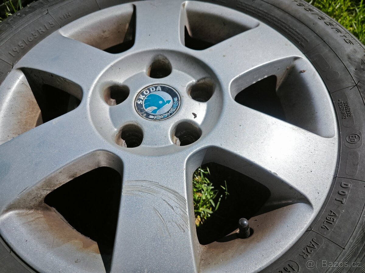 Škoda Octavia 2 Originál kola s letní pneu