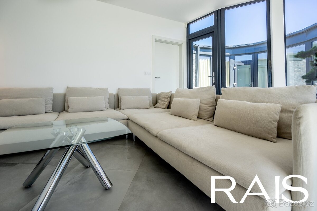 Rodinný dům s designovým atriem