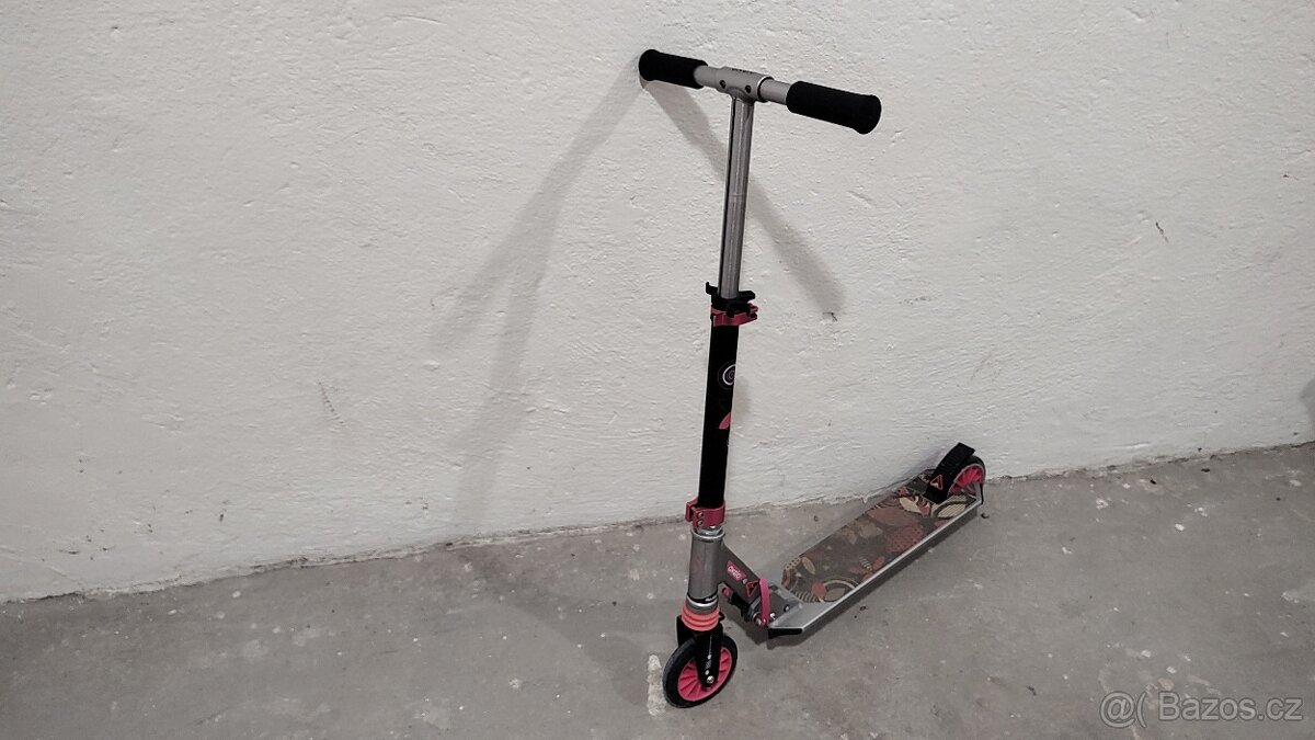 Koloběžky chlapecká a dívčí