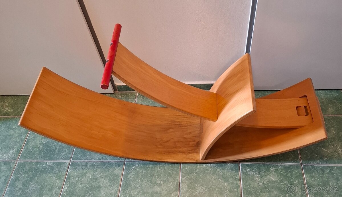 Dřevěná houpačka Stokke