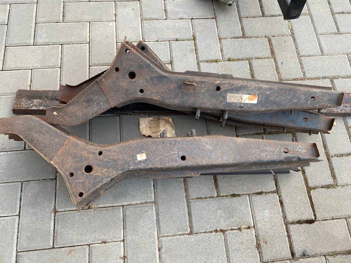 Lada Vaz, přední nosníky, nové originální, Tel 608 445 411
