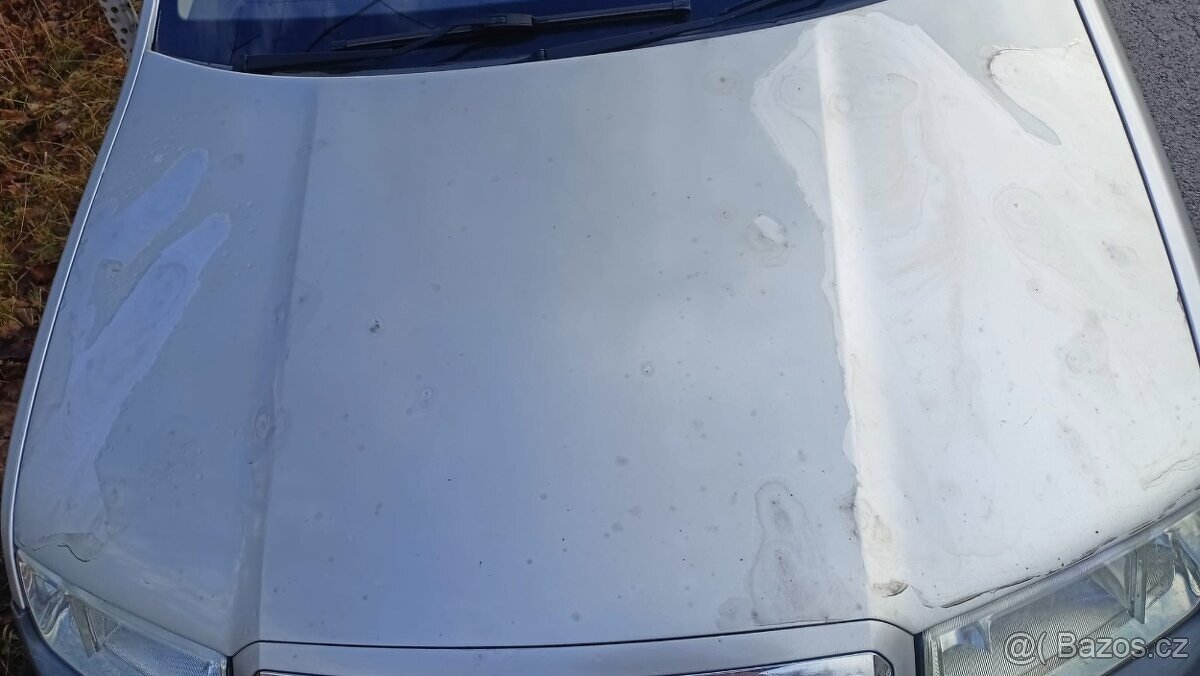 Kapota škoda fabia 1 oloupaný. lak