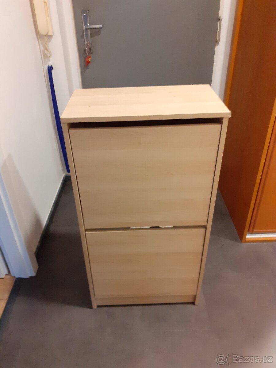 Botník vyklápěcí