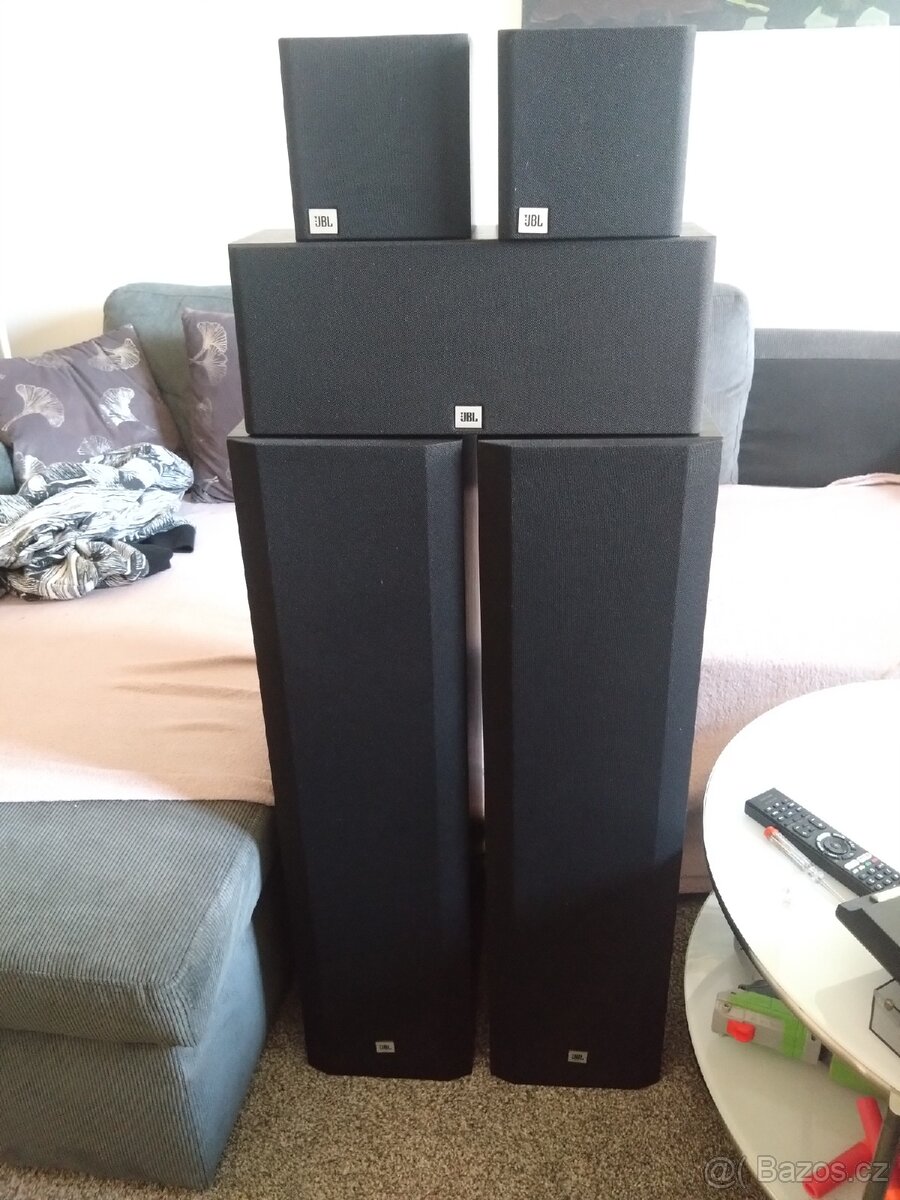 Sestava JBL reproduktoru