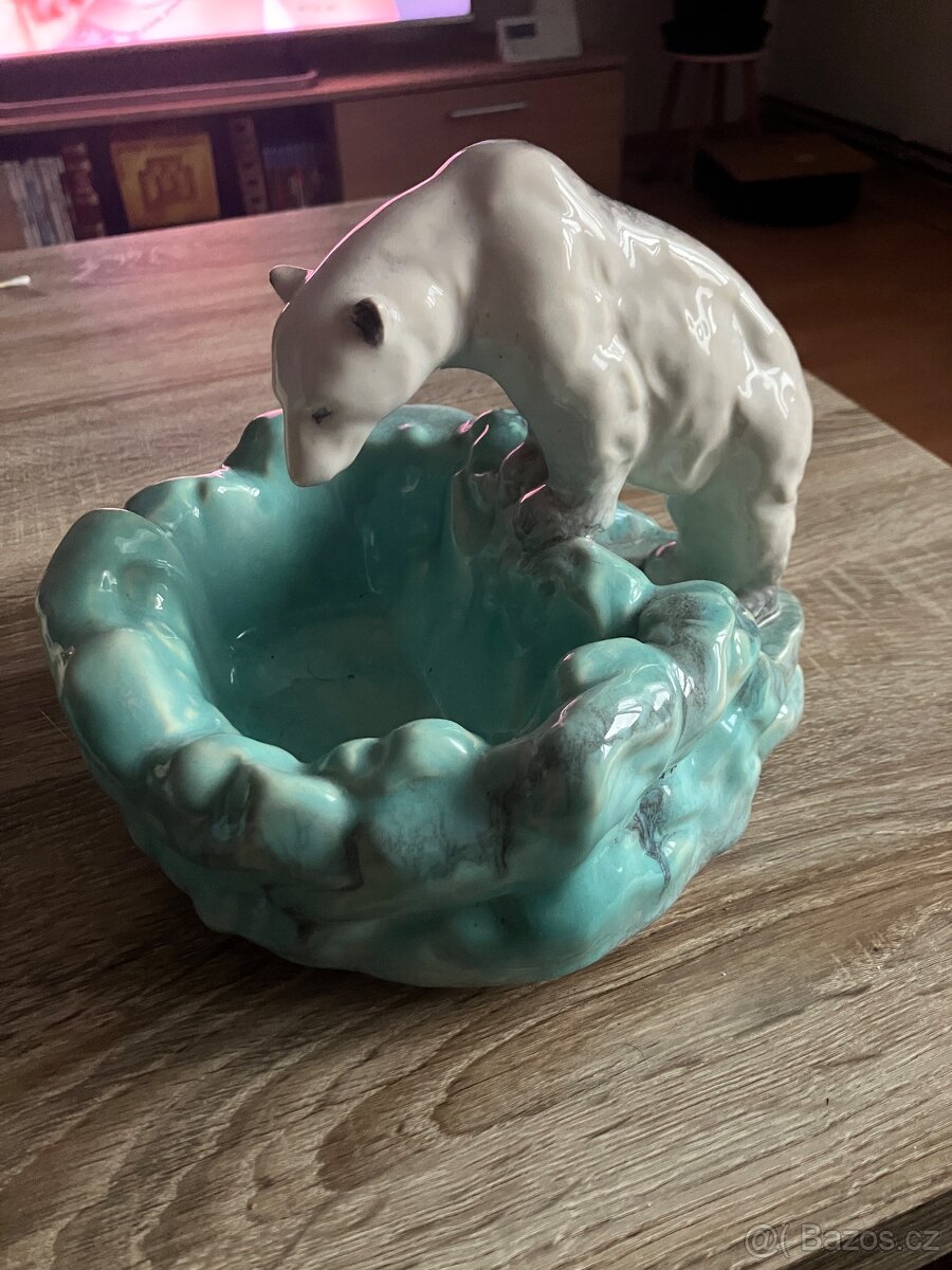 Starožitná šperkovnice lední medvěd