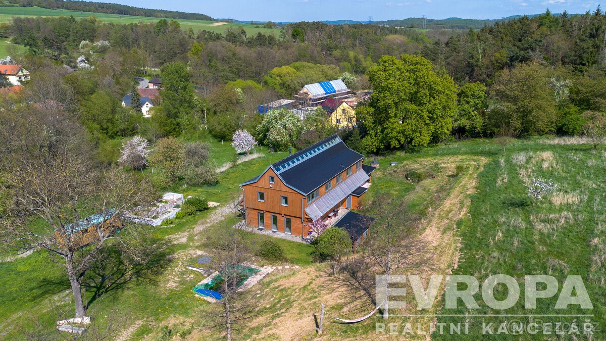 Prodej jedinečné nemovitosti obklopeného přírodou v Senešnic