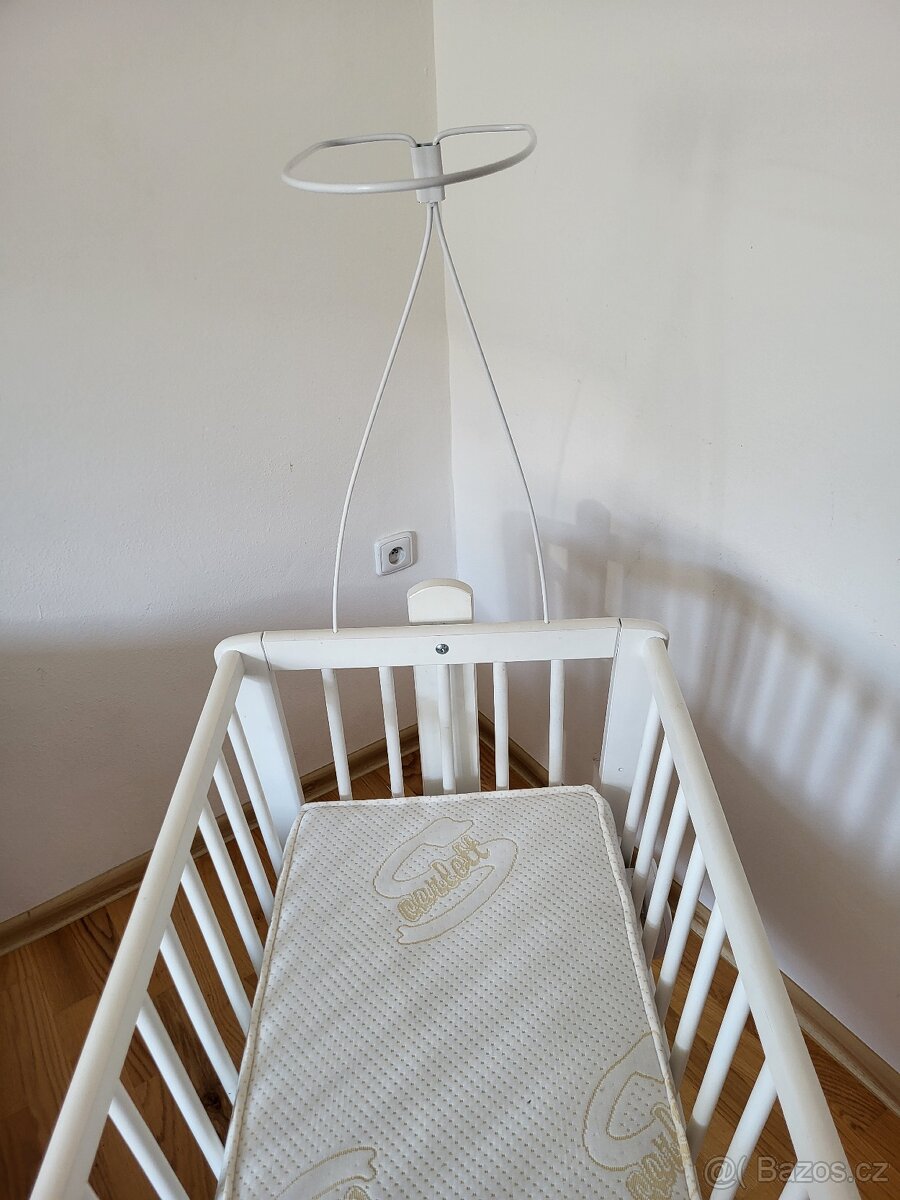 Dřevěná kolébka Scarlett