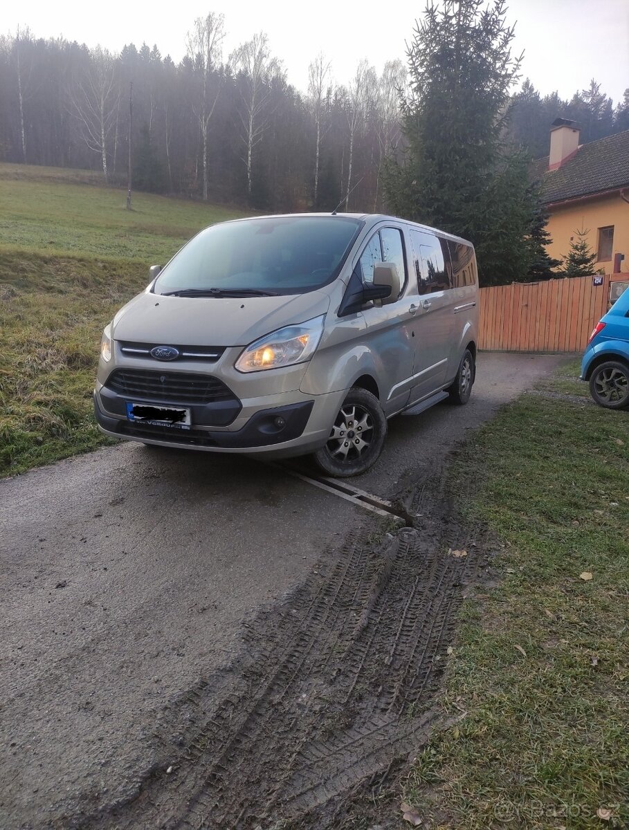Prodám Ford Tourneo Custom L2 9 míst
