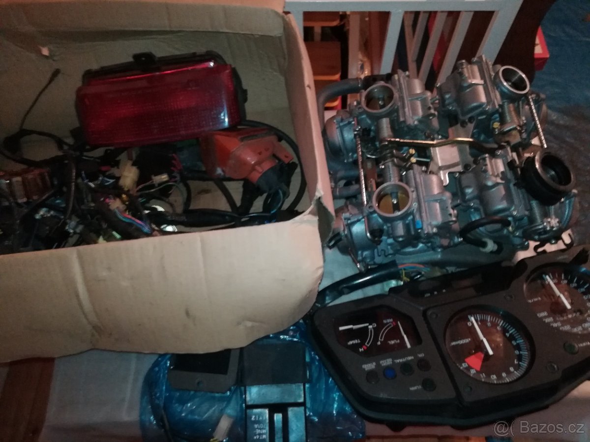 Nahradni dily na Hondu VFR