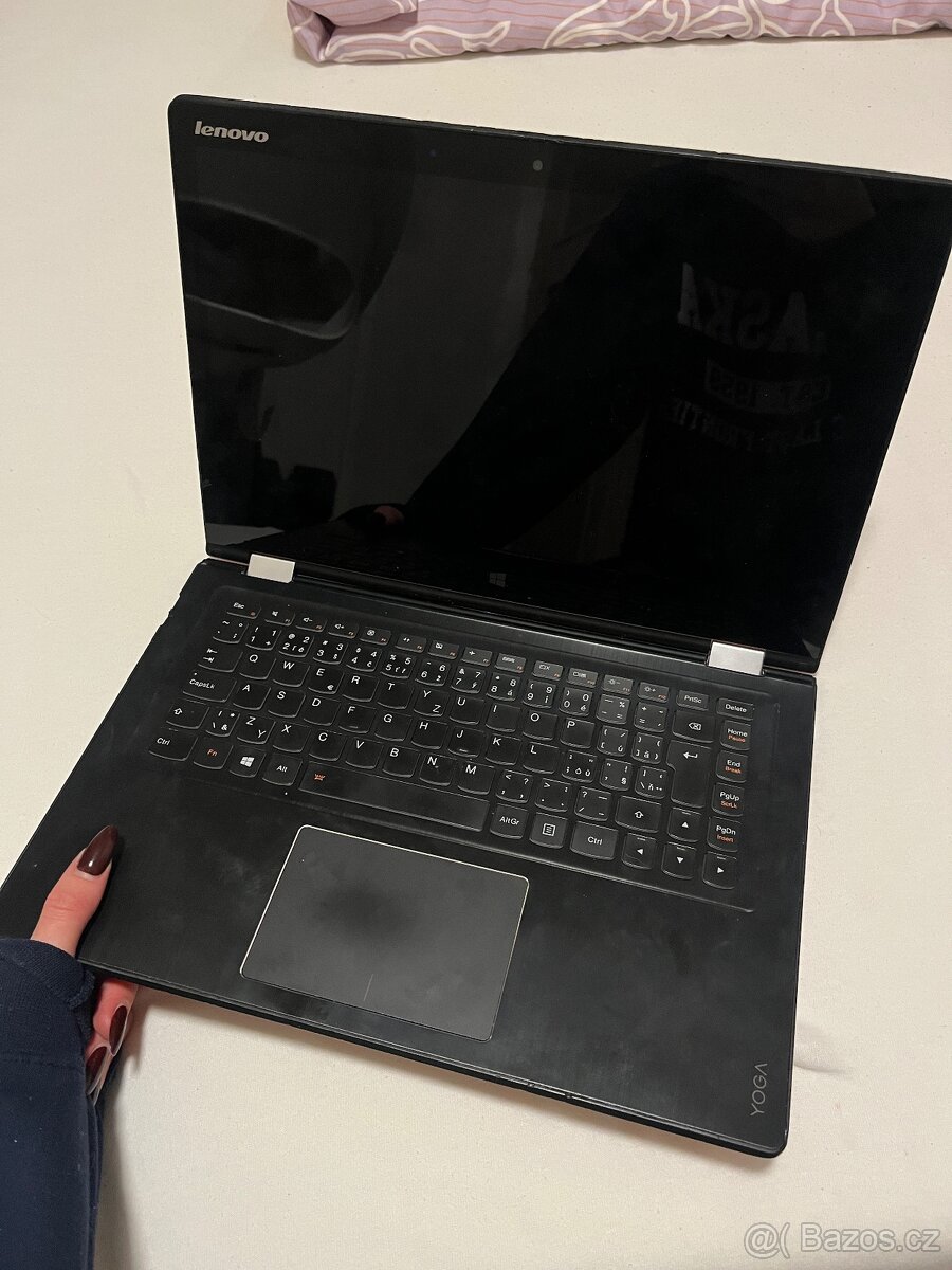 Lenovo Yoga – dotykový, plně otočný notebook + aktivní Win10