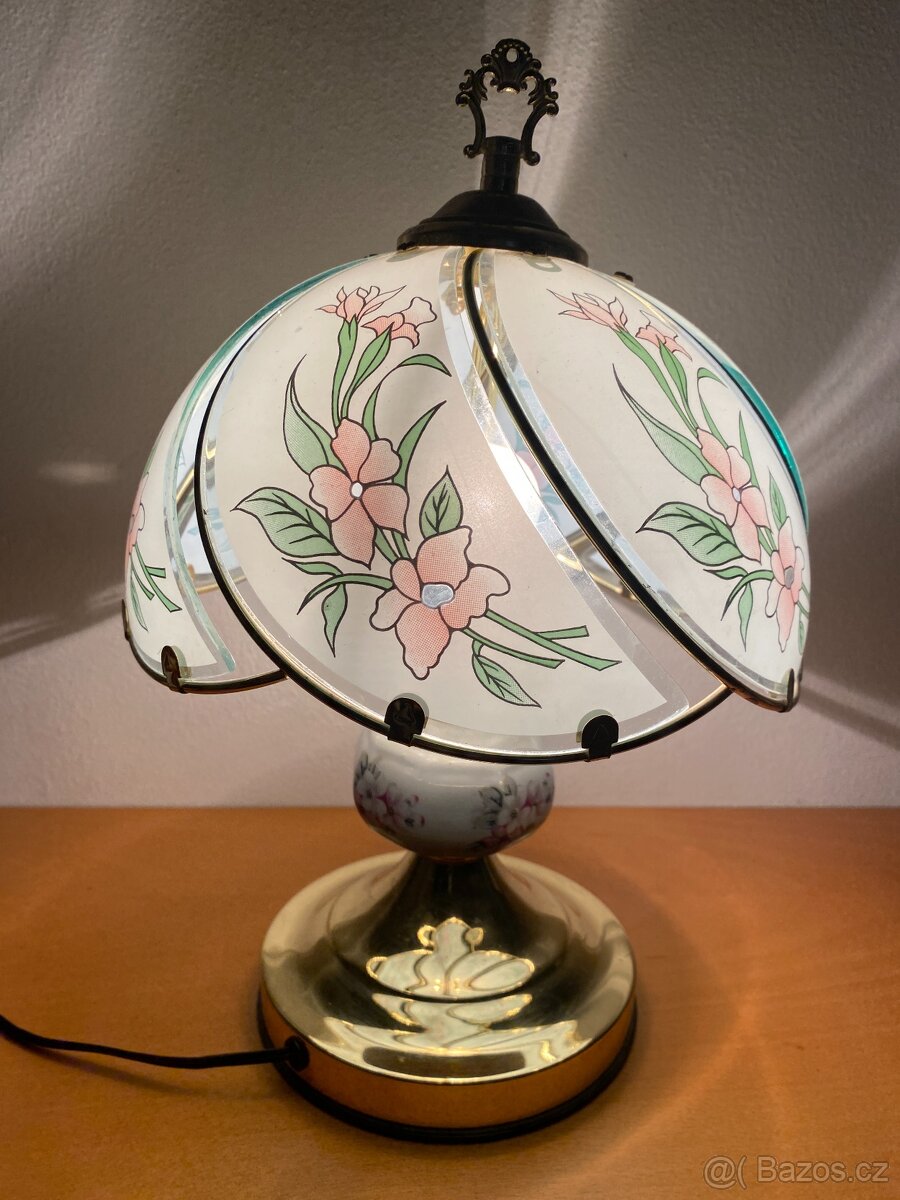 Prodám stolní vitrážovou lampu