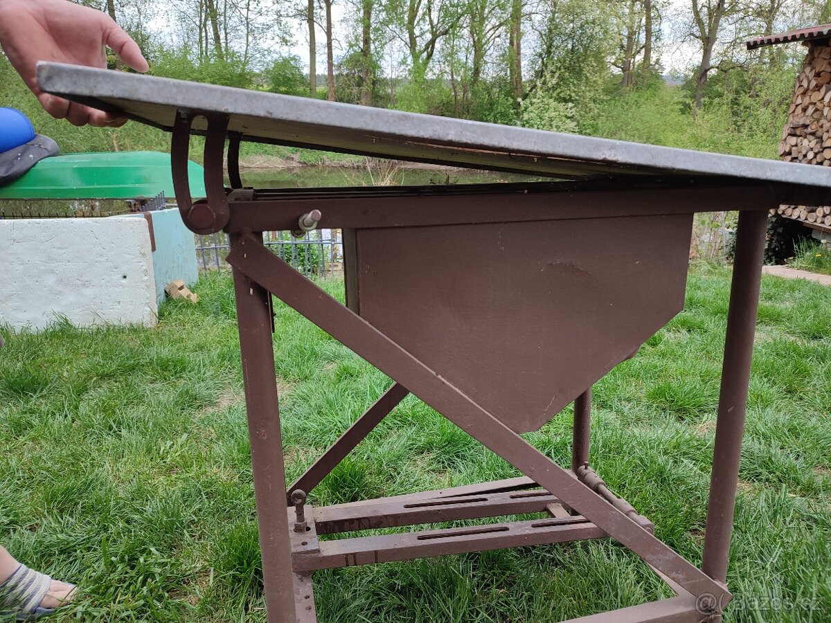 Stůl na cirkulárku