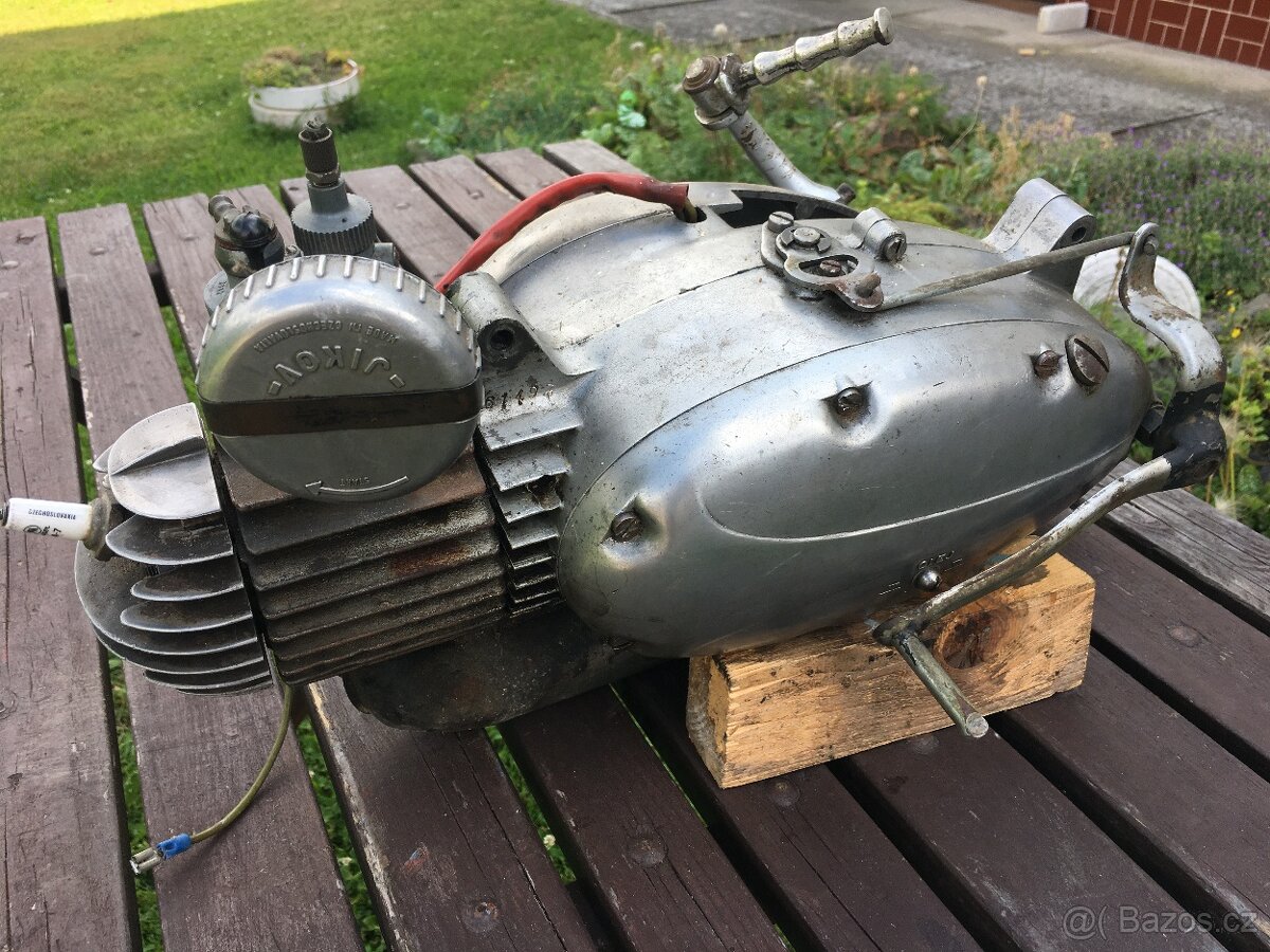 Motor Jawa 50 pařez