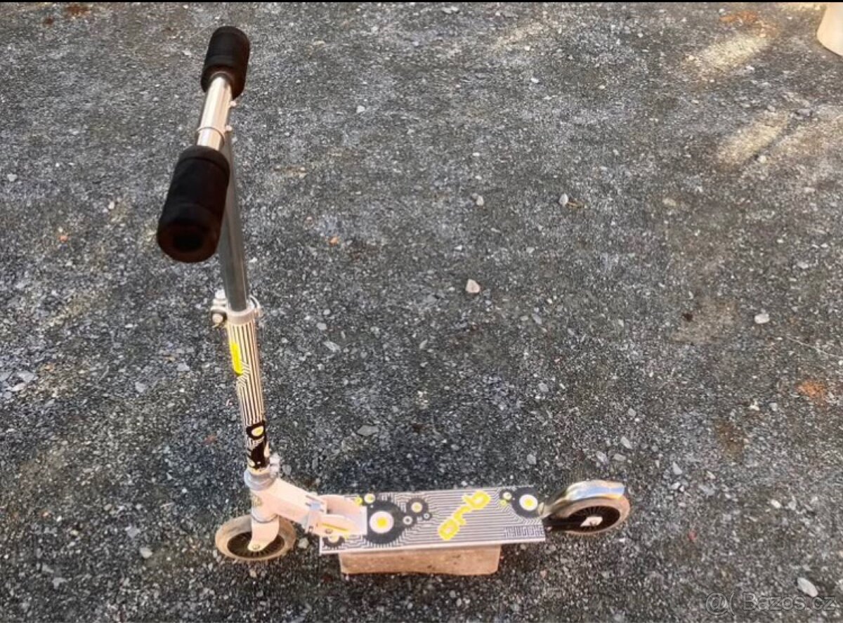 Dětské koloběžky 2 ks