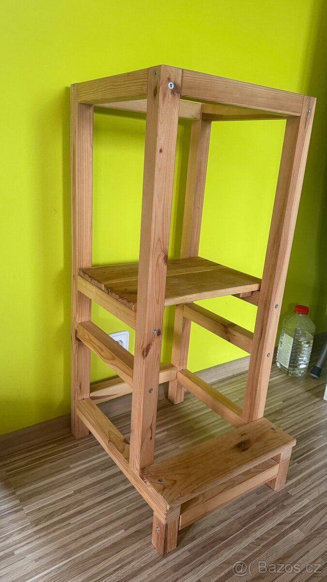 Rostoucí učící věž