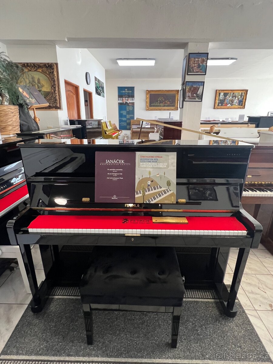 Krásné piano Petrof P118 opus. 581785 se zárukou PRODÁNO.