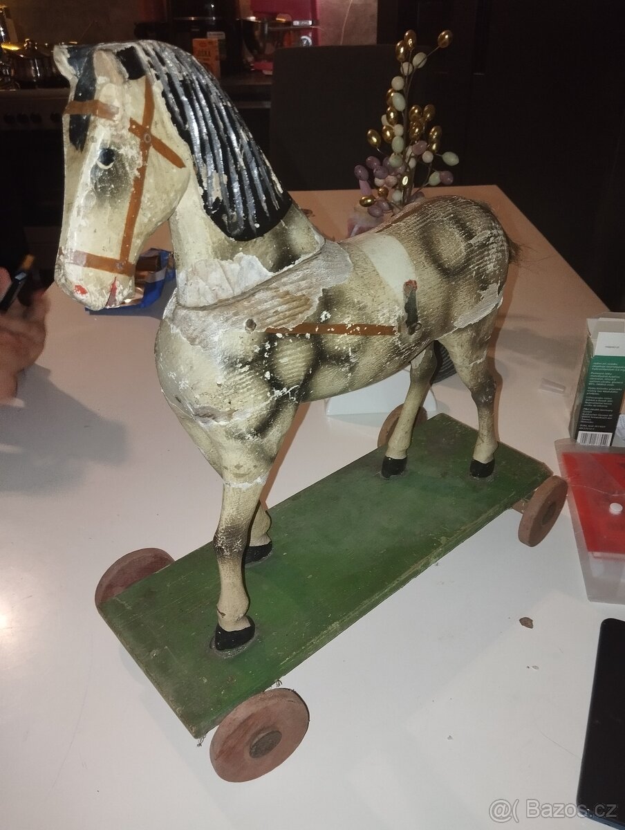 Starý dřevěný kůň