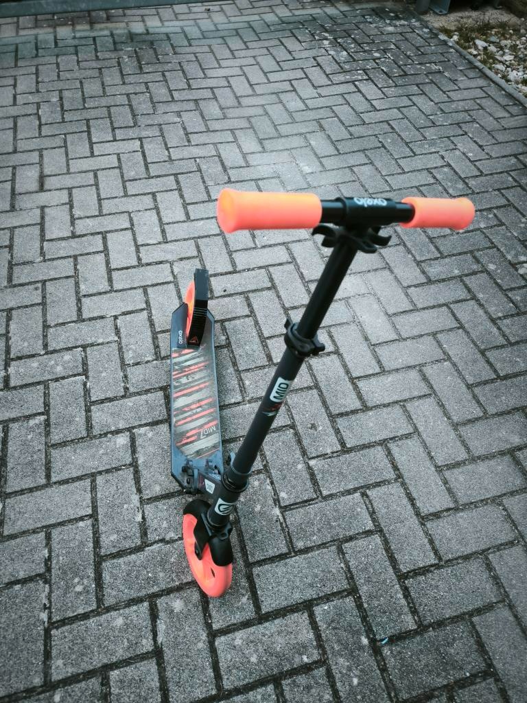 Koloběžka oxelo MID7 černa