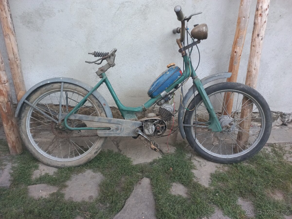 Moped Stadion s 11