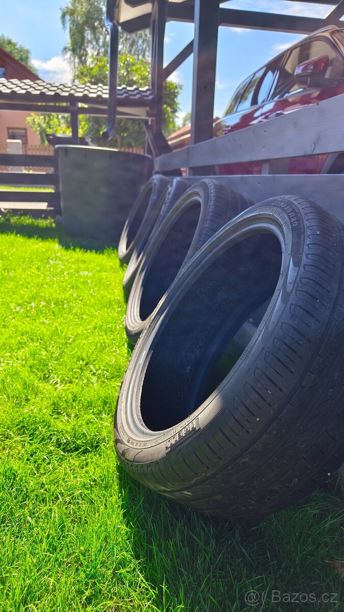 Pirelli Scorpion Verde 255/40 R20