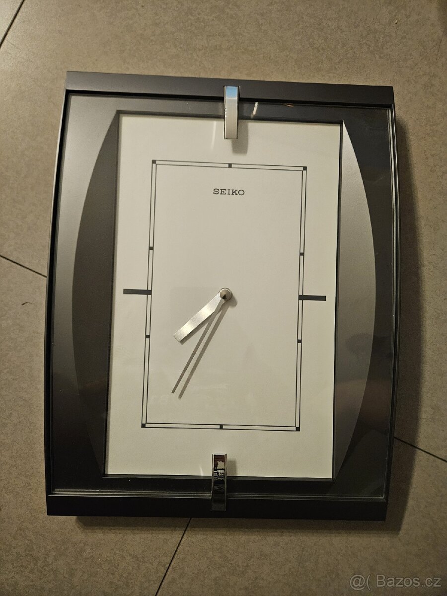 Nástěnné hodiny Seiko