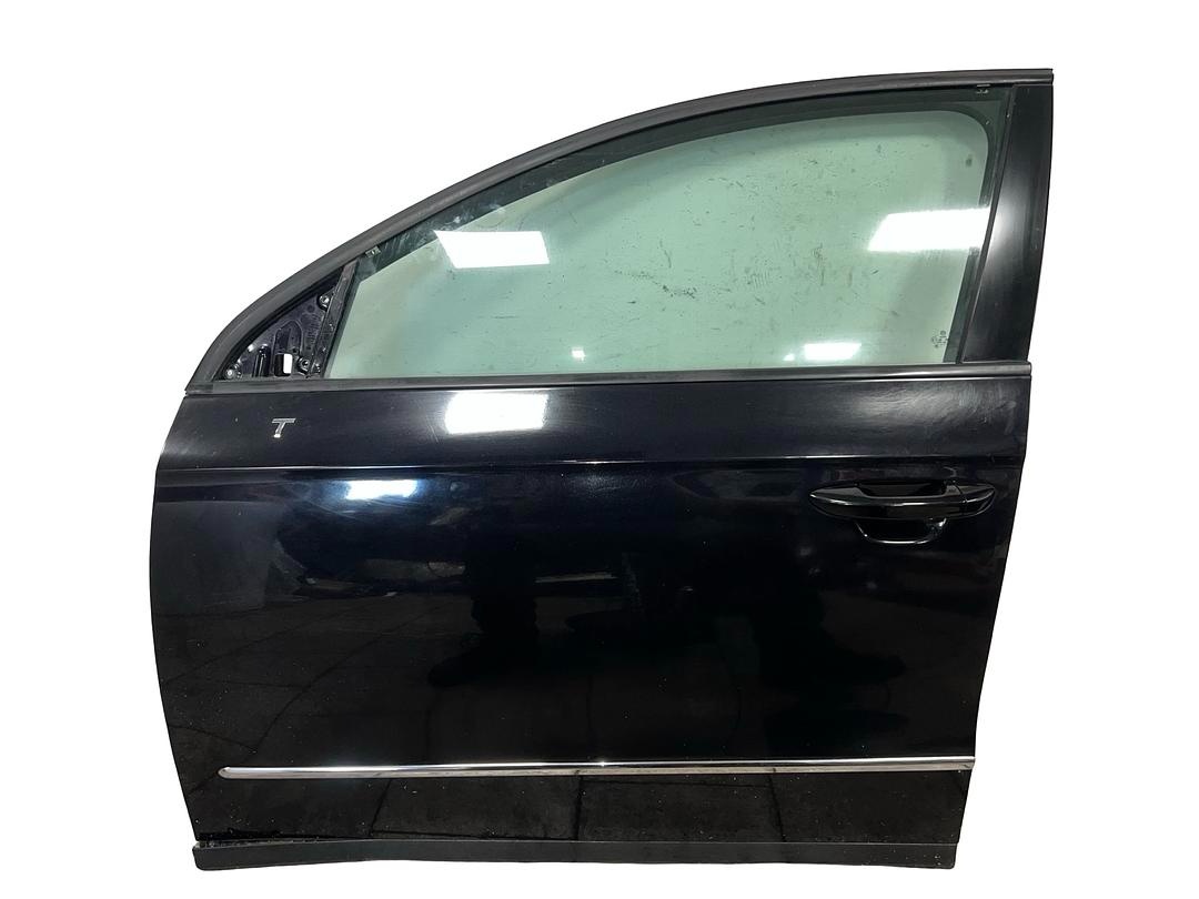 Levé přední dveře černá metalíza LC9X VW Passat B6 r.v. 2008