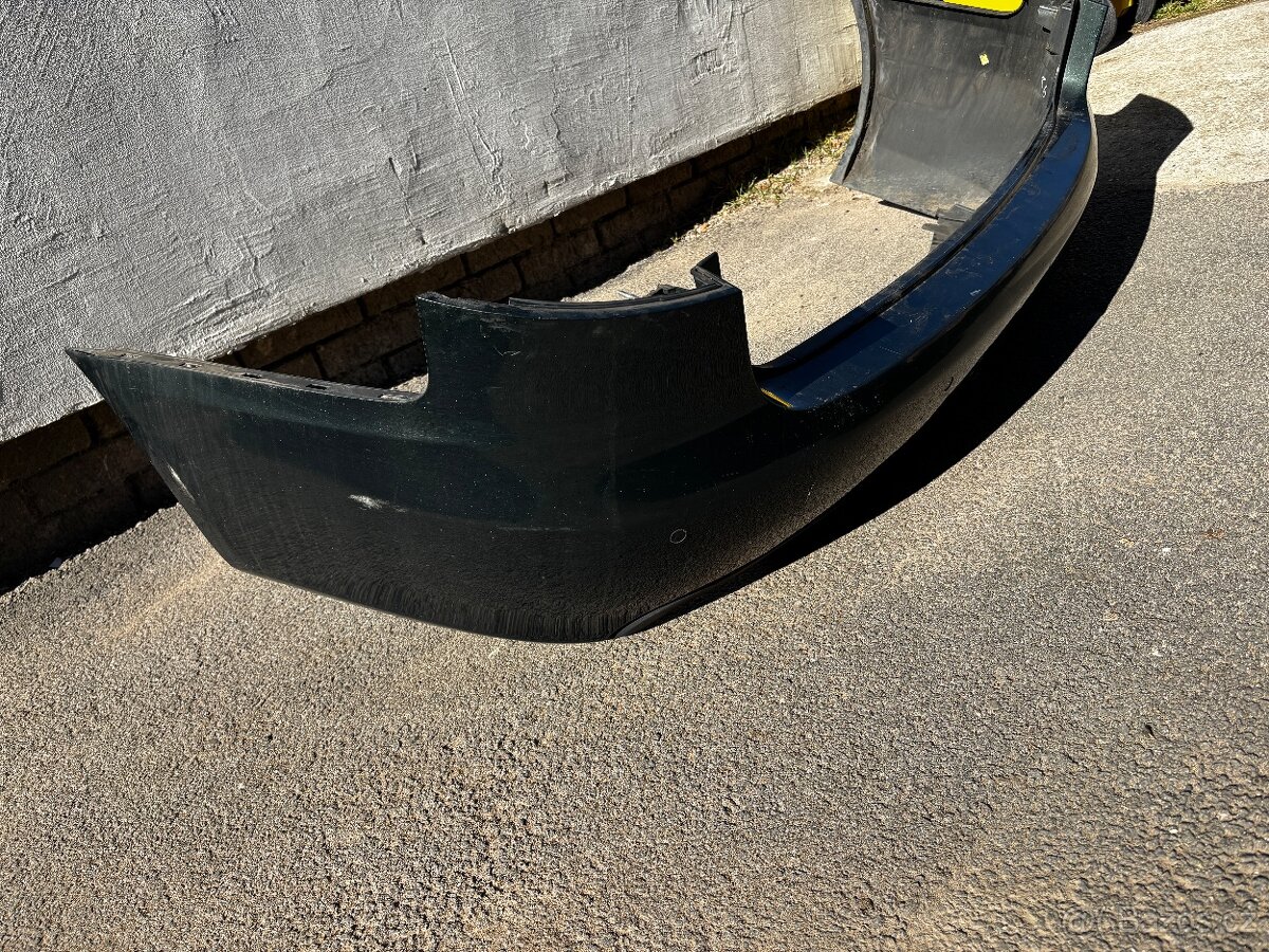Zadní nárazník Audi A4
