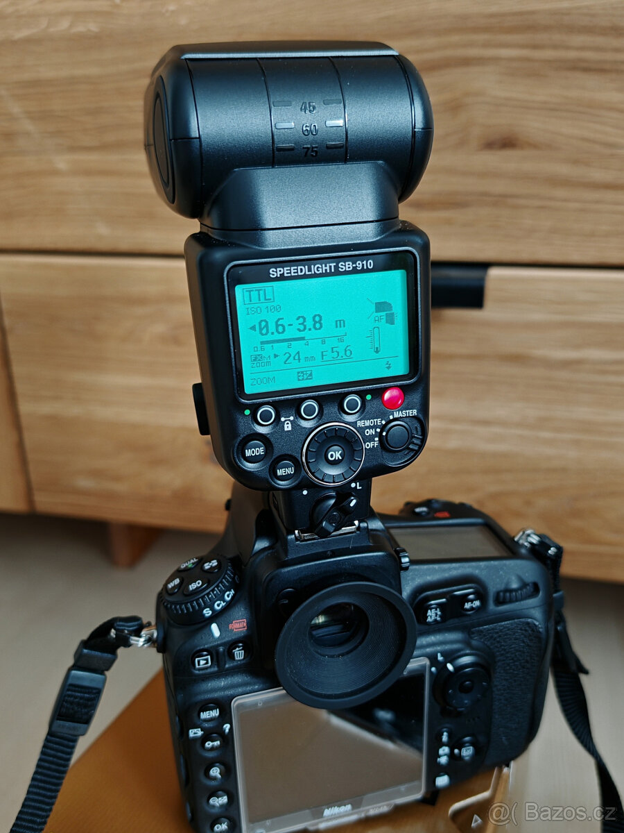 NIKON SB910