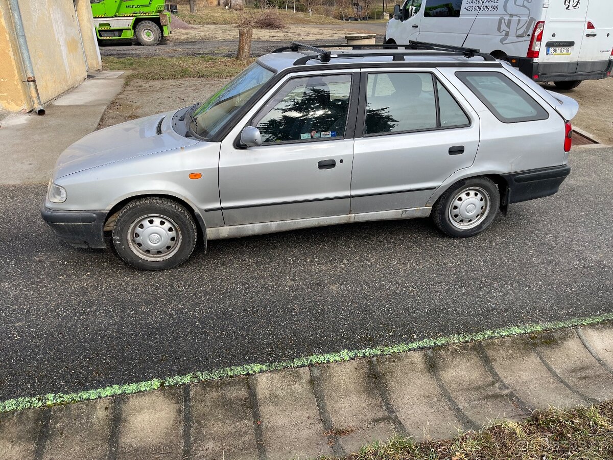 Felicie 1.6 Glx